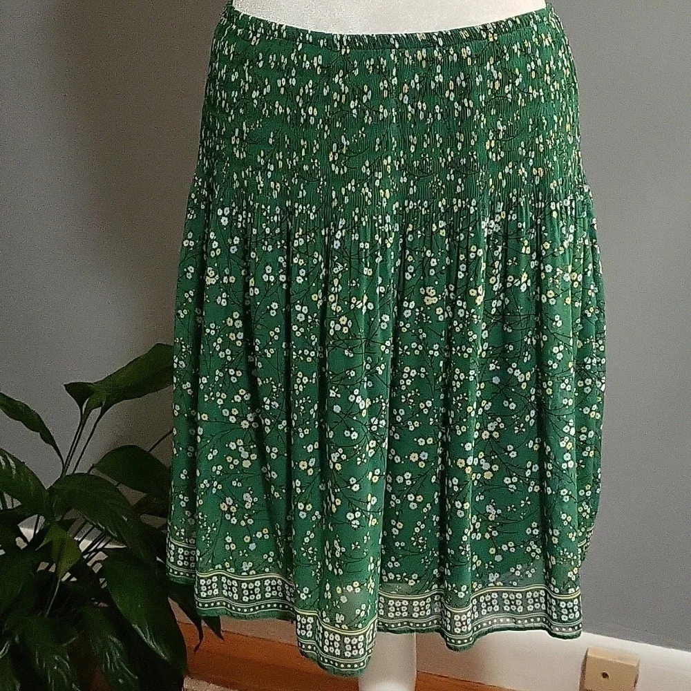 Max Studio Green Floral MINI Skirt - Picture 1 of 9